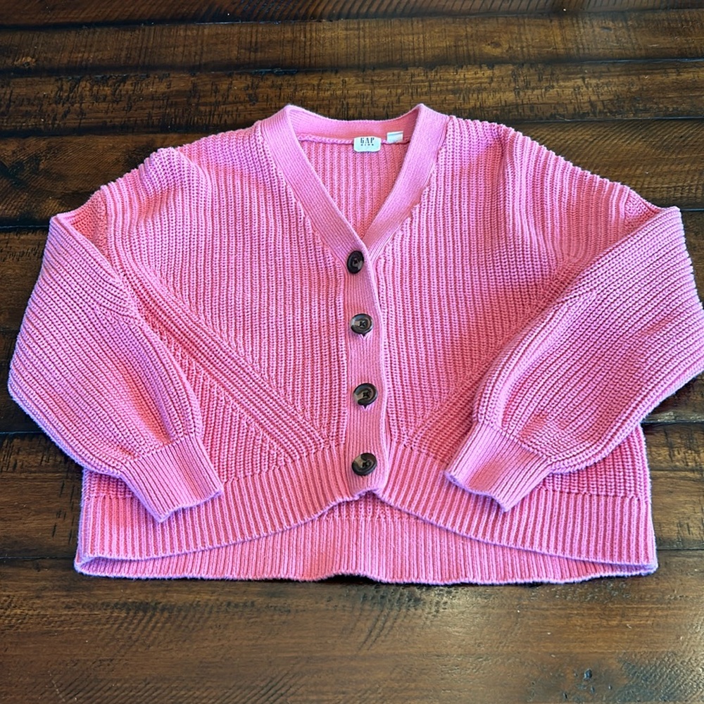 Gap sweater